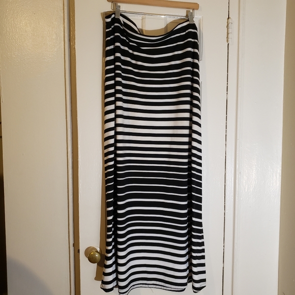 Roz&Ali: Stripe Maxi Skirt - Picture 3 of 4